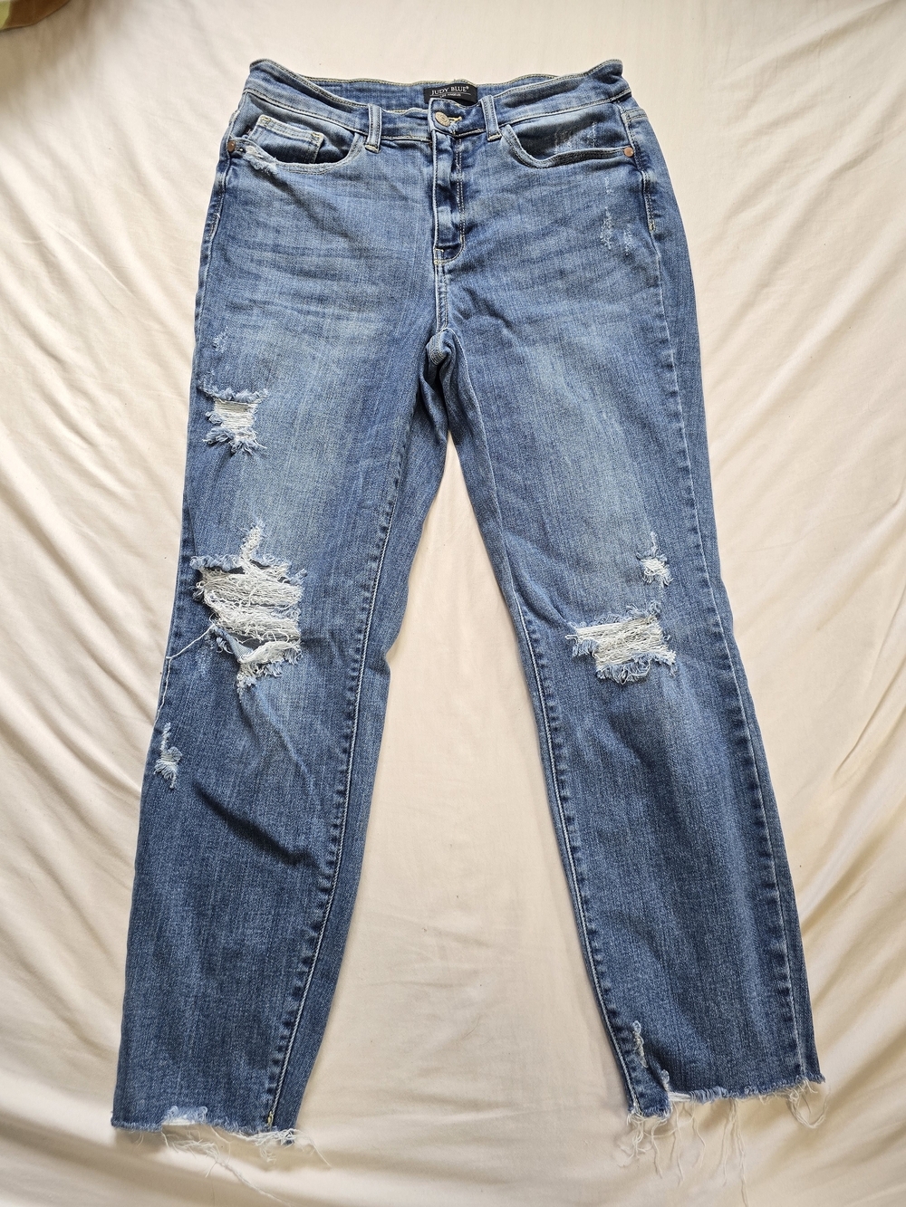 Judy Blue Relaxed Fit Distressed Jeans Women's Size 5/27 Medium Wash Raw Hem Str